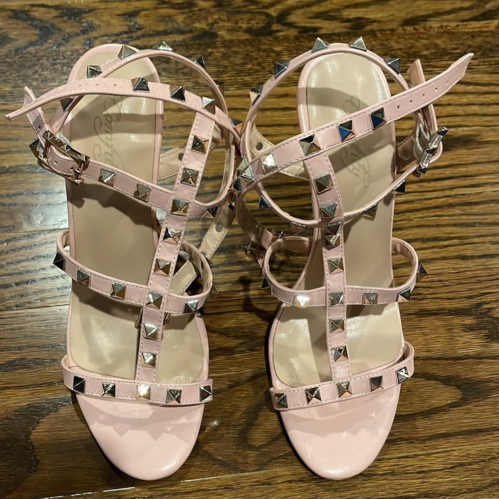 Confity pink rock stud heels